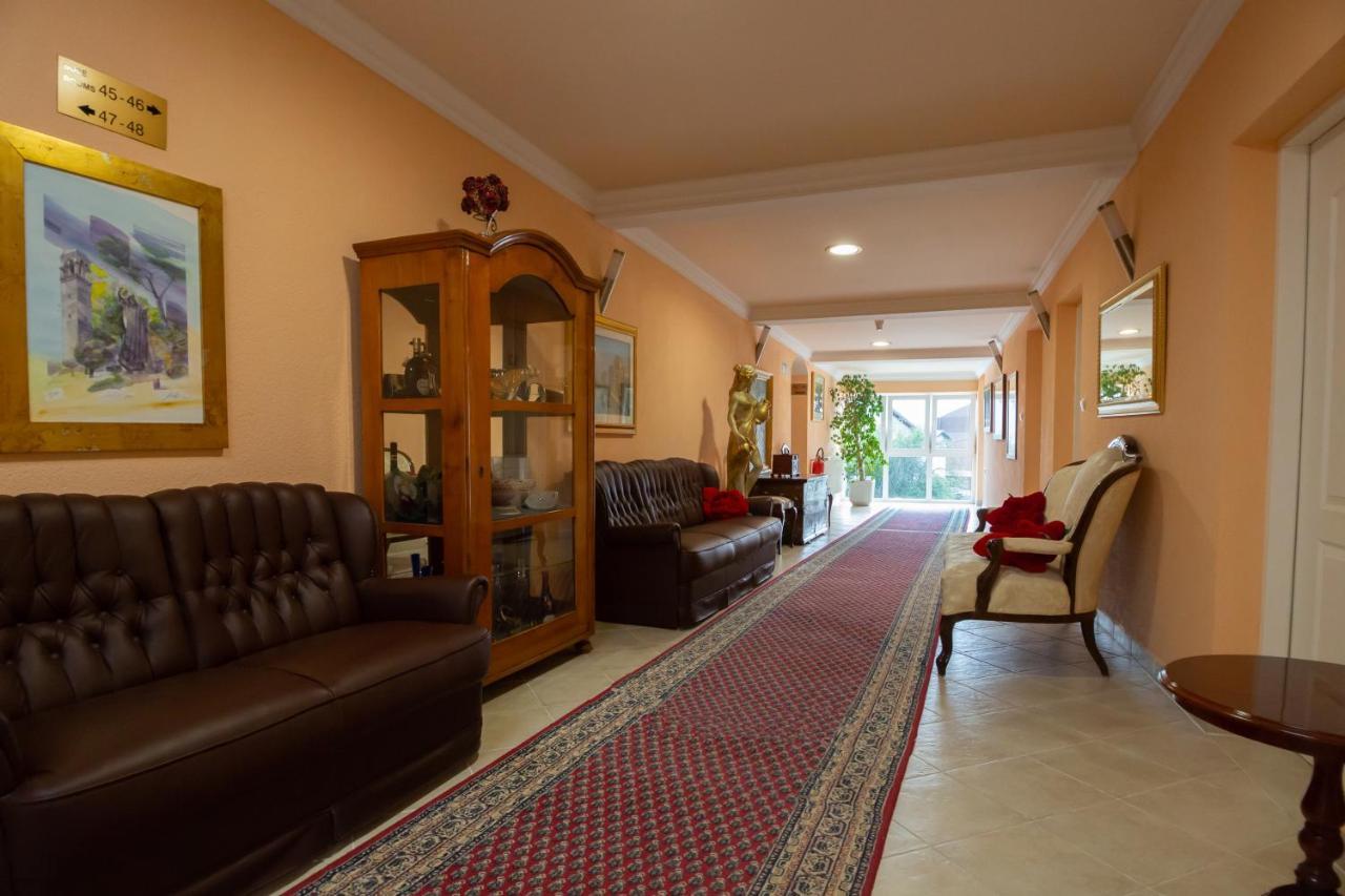 Hotel Vila Tina زغرب المظهر الخارجي الصورة
